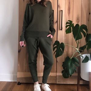 🌱 2/$25 🌱 Nasty Gal Dark Green Knit Jogging Pant